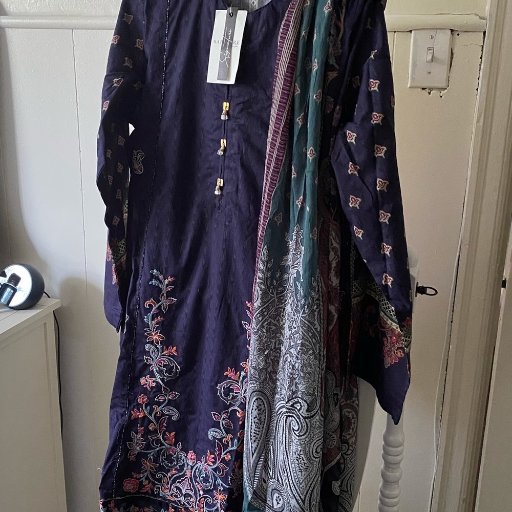 Brand New 3 piece suit M